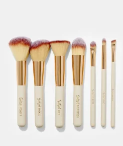 BRUSH WITH FAME - 7 PIECE BRUSH SET
