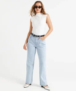 THE CLASSIC STRAIGHT DENIM JEAN